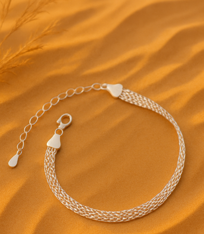 Noura Luxe Mesh Bracelet